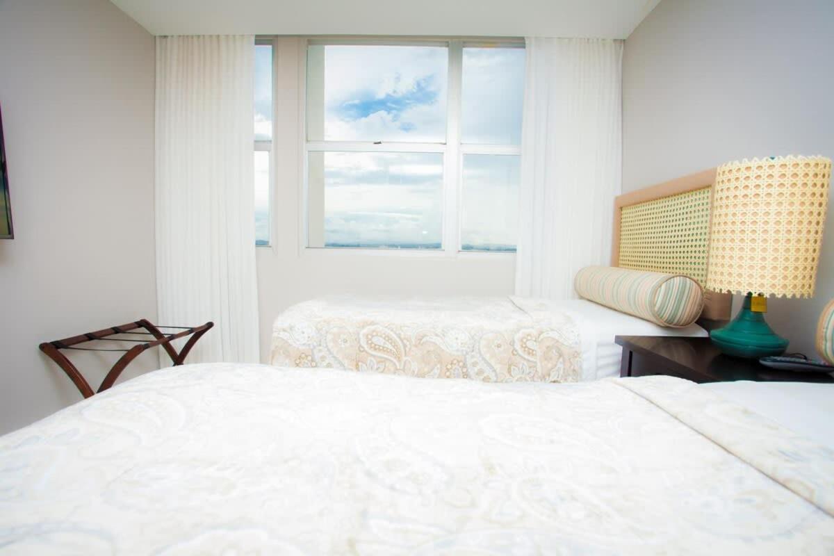 2Br Gem Ocean Front Building Isla Verde Beach サンジョアン エクステリア 写真